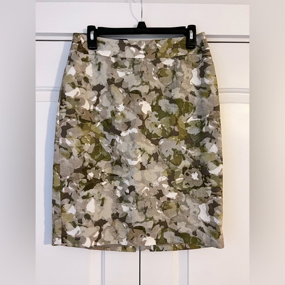 Banana Republic Green Floral Knee Length Skirt Size 6